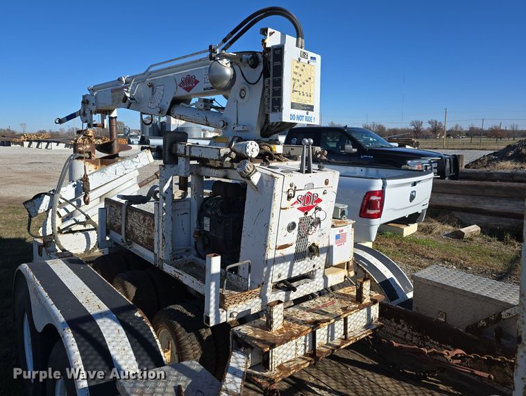 image for item LW9990 S.D.P. Inc mini digger derrick