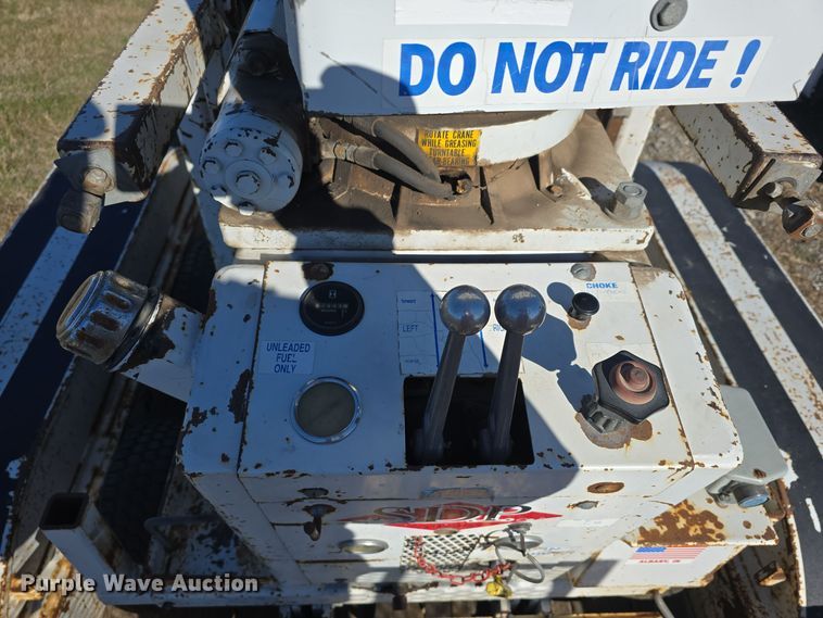 image for item LW9990 S.D.P. Inc mini digger derrick