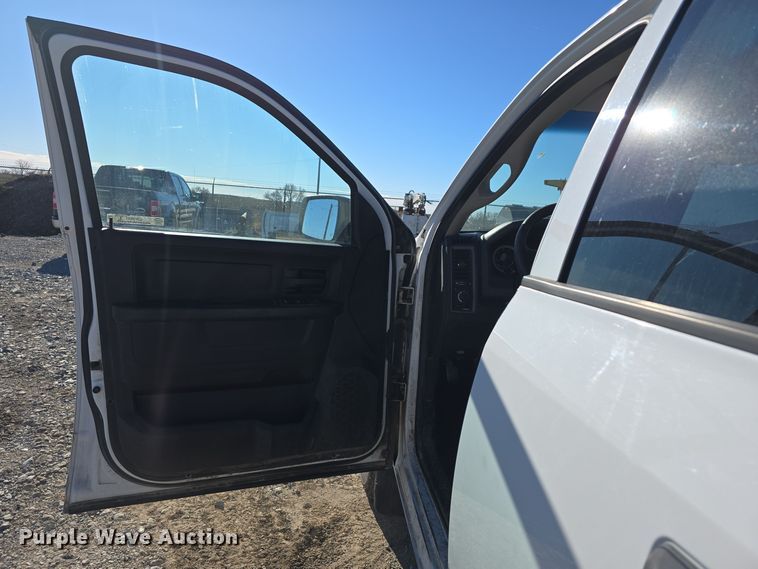 image for item LW9991 2013 Dodge Ram 1500 Quad Cab pickup truck