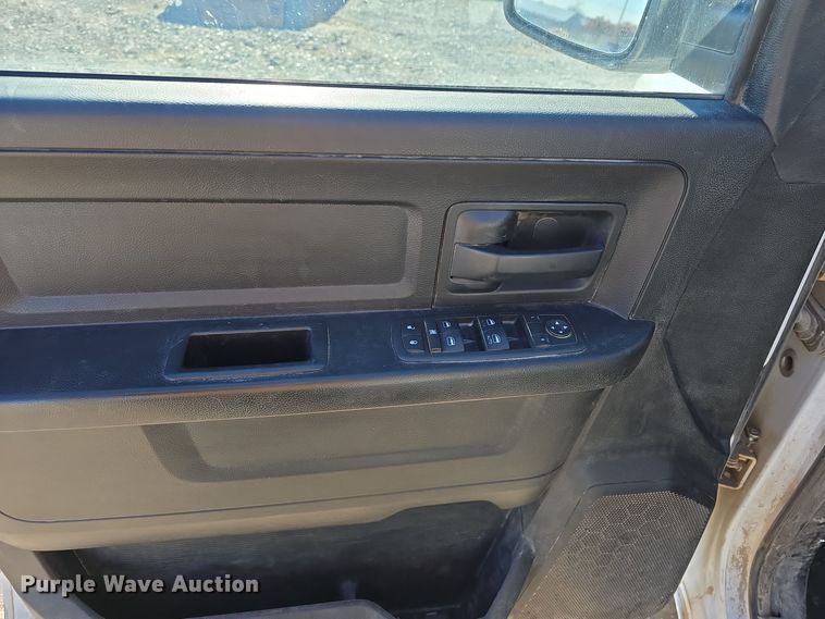 image for item LW9991 2013 Dodge Ram 1500 Quad Cab pickup truck