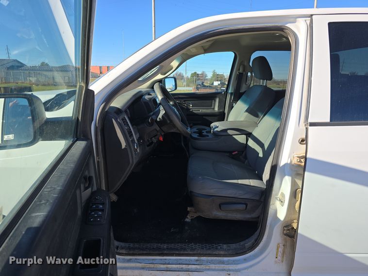 image for item LW9991 2013 Dodge Ram 1500 Quad Cab pickup truck