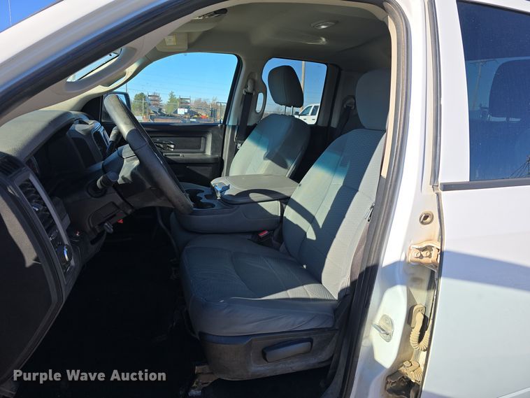 image for item LW9991 2013 Dodge Ram 1500 Quad Cab pickup truck