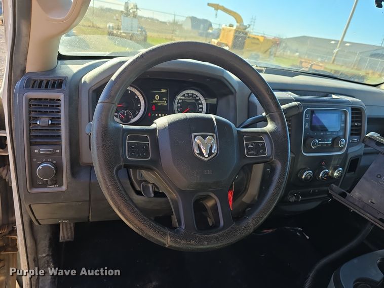 image for item LW9991 2013 Dodge Ram 1500 Quad Cab pickup truck