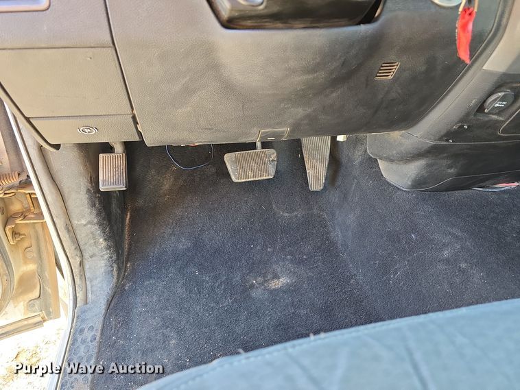 image for item LW9991 2013 Dodge Ram 1500 Quad Cab pickup truck