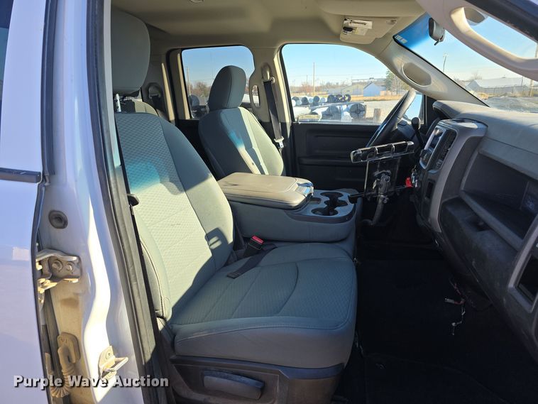 image for item LW9991 2013 Dodge Ram 1500 Quad Cab pickup truck