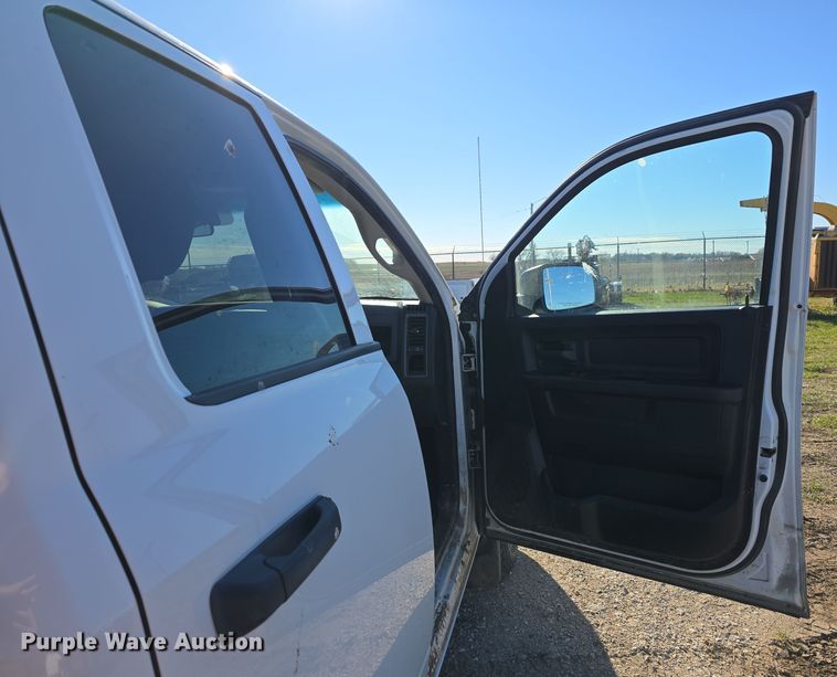 image for item LW9991 2013 Dodge Ram 1500 Quad Cab pickup truck