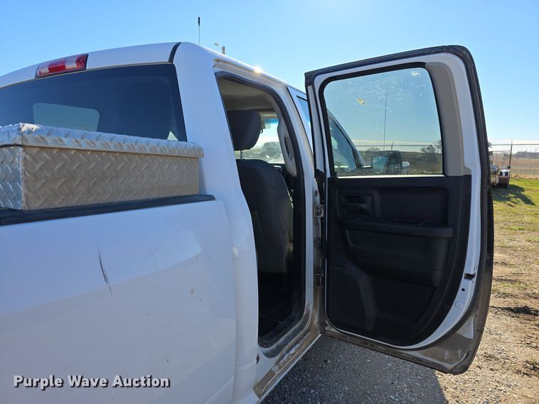 image for item LW9991 2013 Dodge Ram 1500 Quad Cab pickup truck