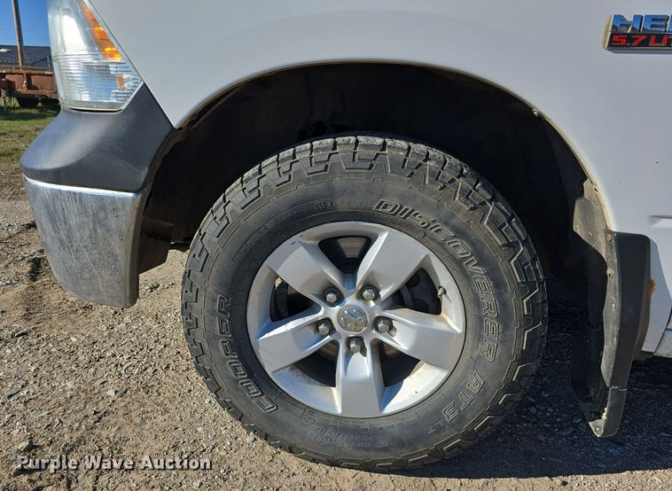 image for item LW9991 2013 Dodge Ram 1500 Quad Cab pickup truck