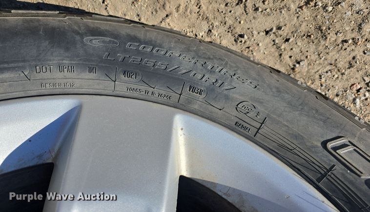 image for item LW9991 2013 Dodge Ram 1500 Quad Cab pickup truck