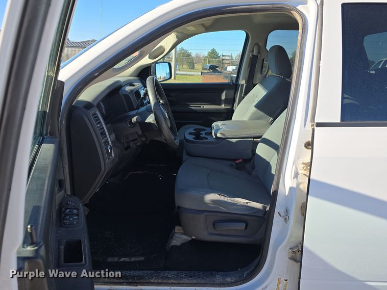 image for item LW9992 2013 Dodge Ram 1500 Quad Cab pickup truck