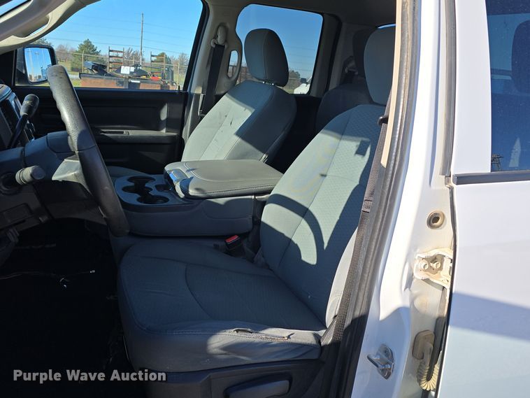 image for item LW9992 2013 Dodge Ram 1500 Quad Cab pickup truck