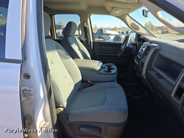 image for item LW9992 2013 Dodge Ram 1500 Quad Cab pickup truck