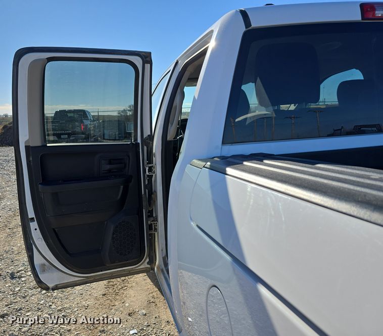 image for item LW9992 2013 Dodge Ram 1500 Quad Cab pickup truck