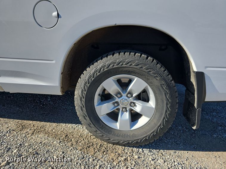 image for item LW9992 2013 Dodge Ram 1500 Quad Cab pickup truck