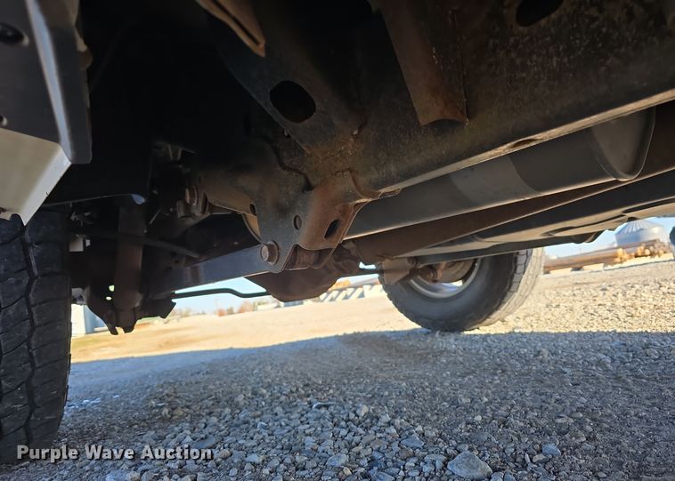 image for item LW9996 2014 Dodge Ram 1500 Quad Cab pickup truck