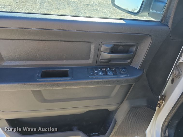 image for item LW9996 2014 Dodge Ram 1500 Quad Cab pickup truck