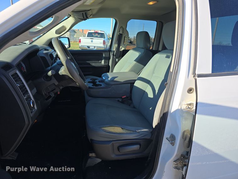 image for item LW9996 2014 Dodge Ram 1500 Quad Cab pickup truck