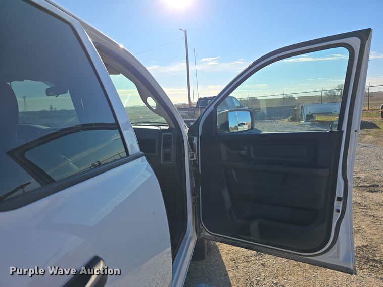 image for item LW9996 2014 Dodge Ram 1500 Quad Cab pickup truck