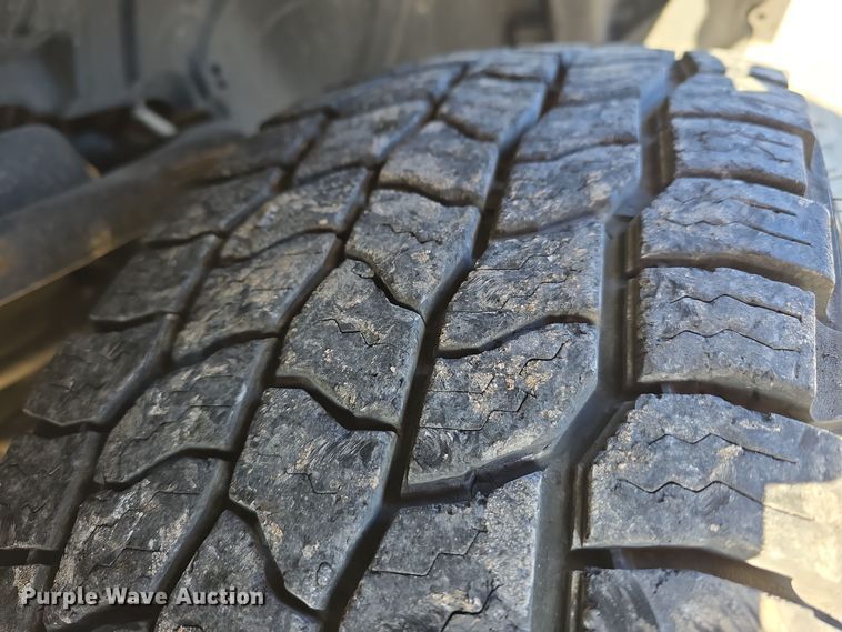 image for item LW9996 2014 Dodge Ram 1500 Quad Cab pickup truck