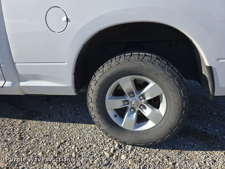 image for item LW9996 2014 Dodge Ram 1500 Quad Cab pickup truck