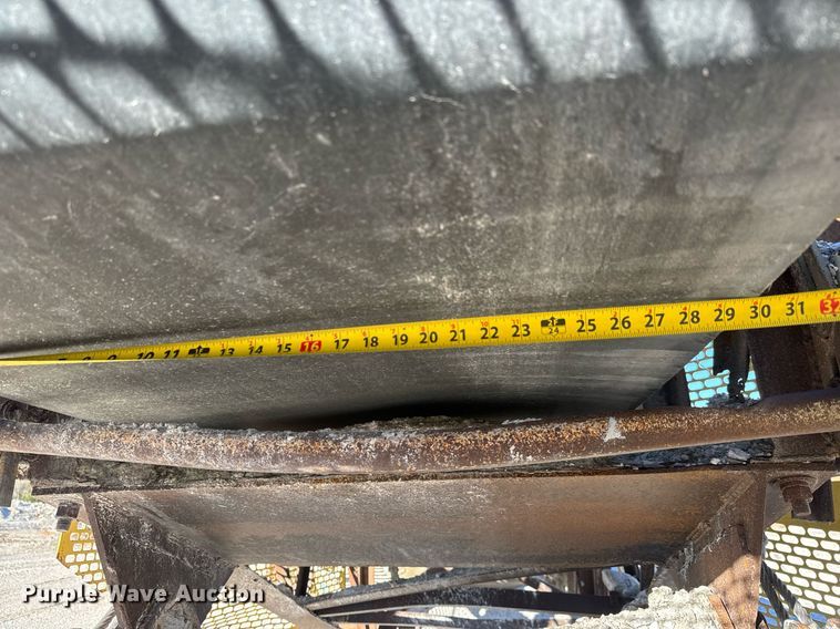 image for item MT9036 Peerless stacking conveyor