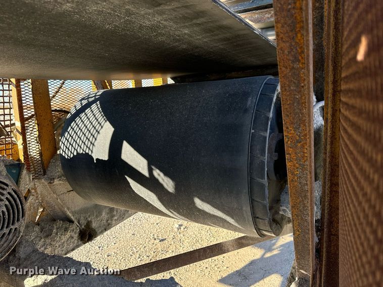 image for item MT9036 Peerless stacking conveyor