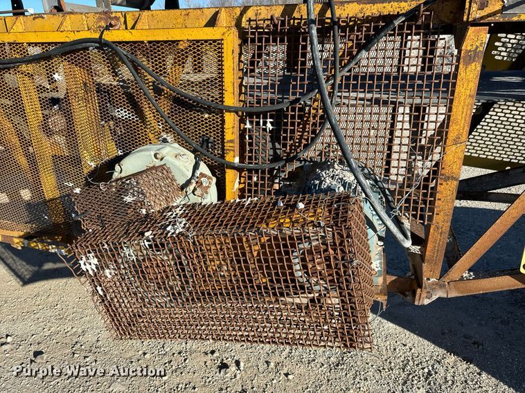 image for item MT9036 Peerless stacking conveyor