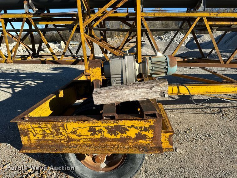 image for item MT9036 Peerless stacking conveyor