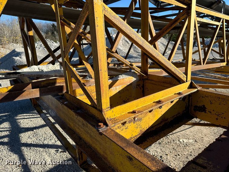 image for item MT9036 Peerless stacking conveyor