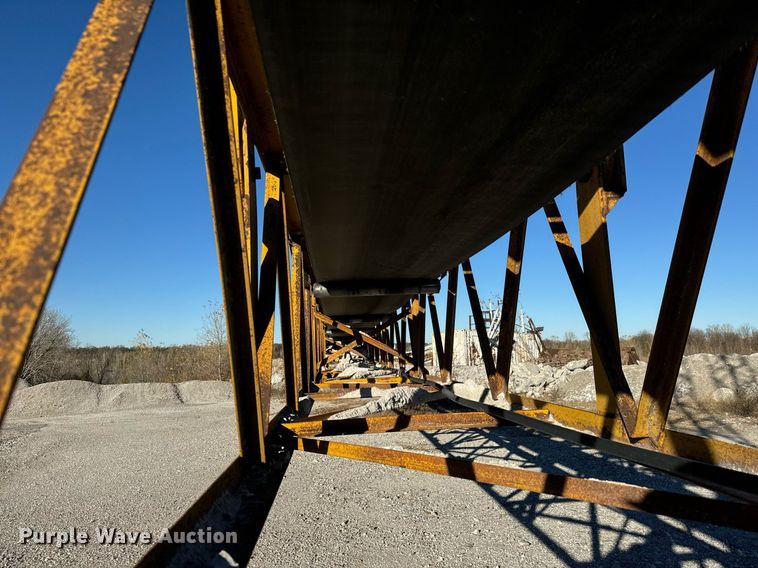 image for item MT9036 Peerless stacking conveyor