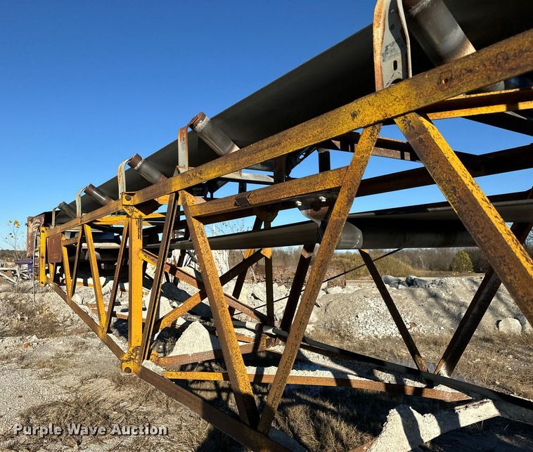 image for item MT9036 Peerless stacking conveyor