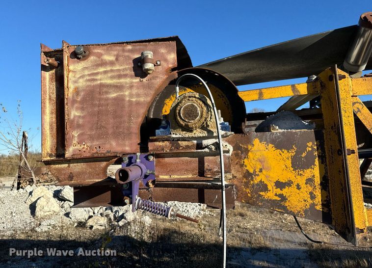 image for item MT9036 Peerless stacking conveyor