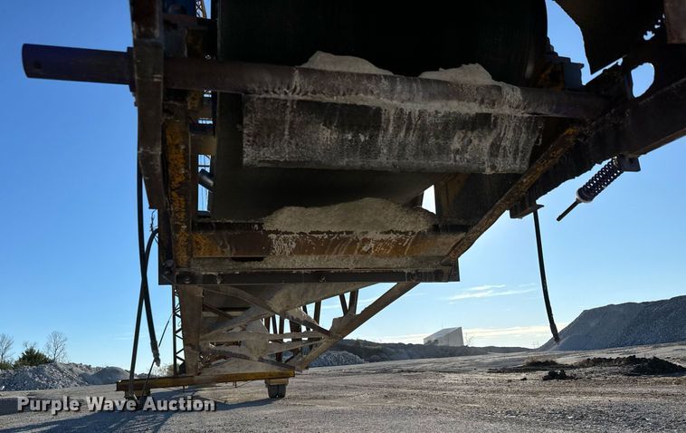 image for item MT9036 Peerless stacking conveyor