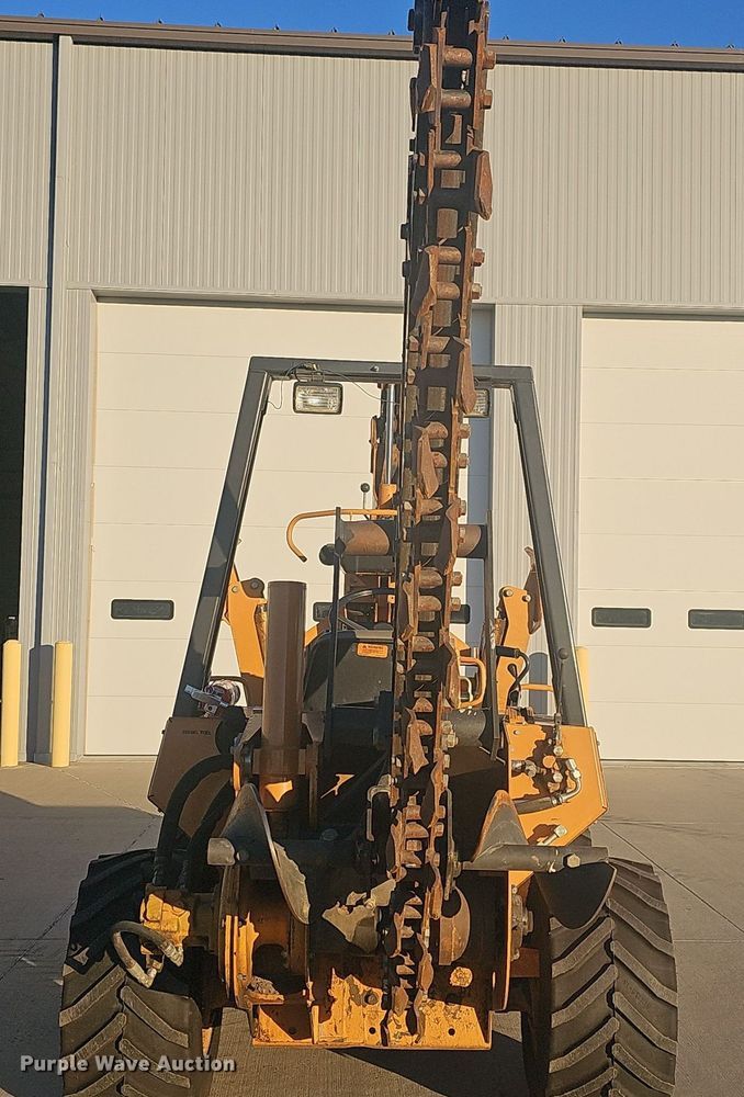 image for item NI9314 2004 Case 560 trencher