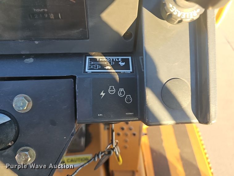 image for item NI9314 2004 Case 560 trencher