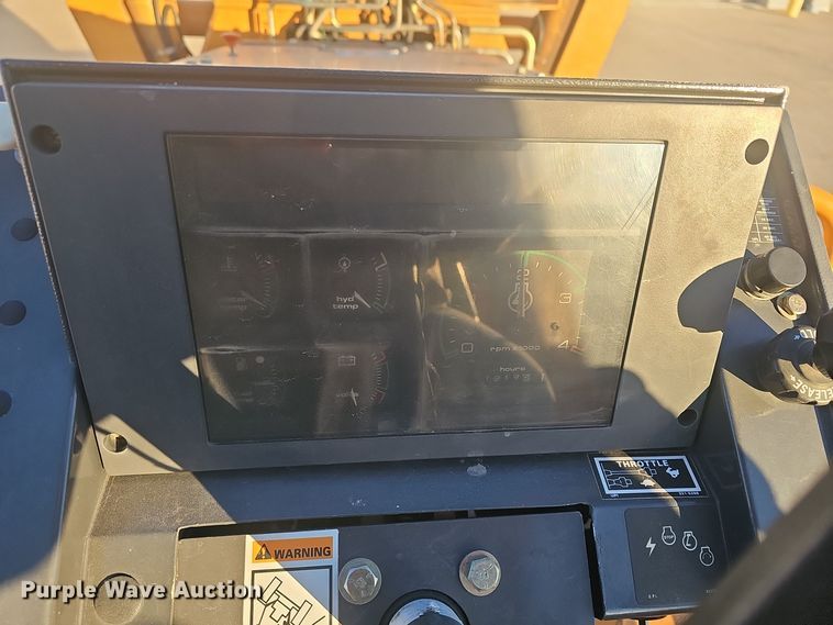 image for item NI9314 2004 Case 560 trencher