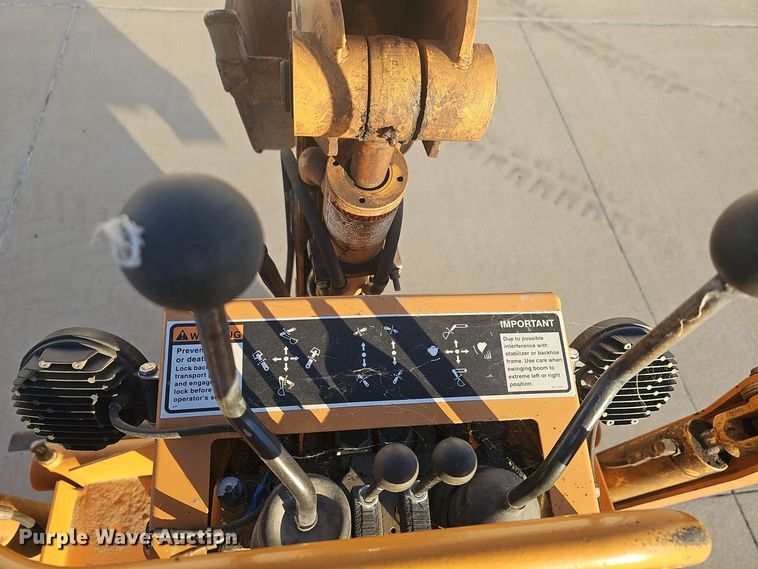 image for item NI9314 2004 Case 560 trencher