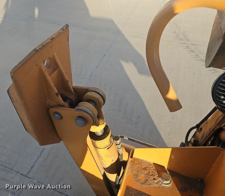 image for item NI9314 2004 Case 560 trencher