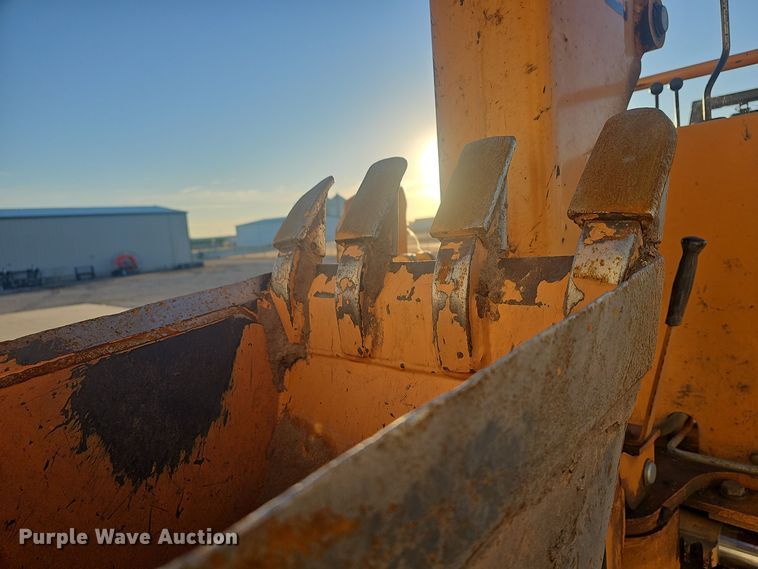 image for item NI9314 2004 Case 560 trencher