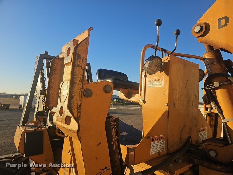 image for item NI9314 2004 Case 560 trencher