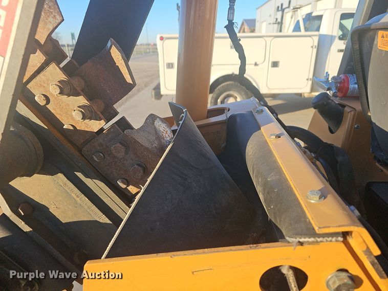 image for item NI9314 2004 Case 560 trencher