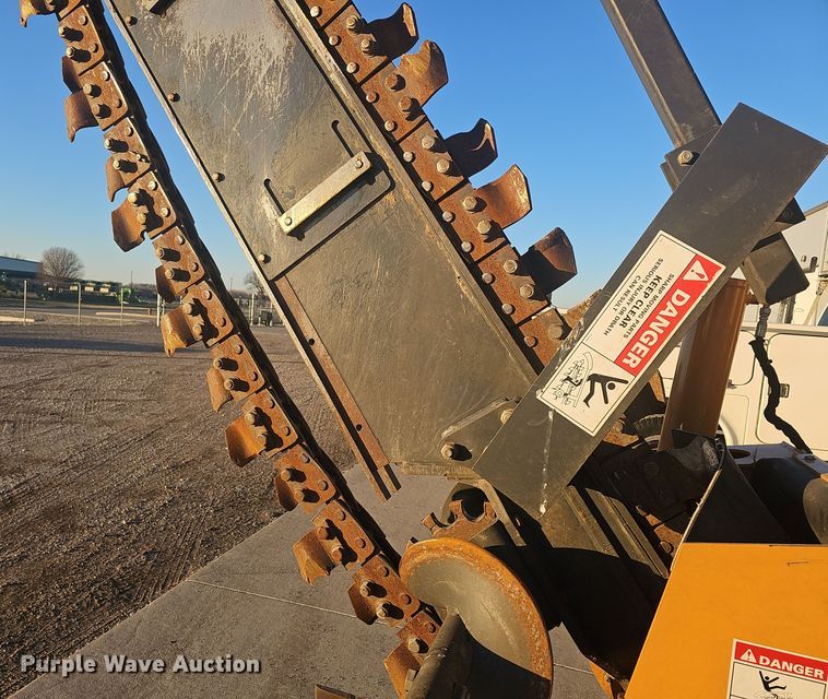 image for item NI9314 2004 Case 560 trencher