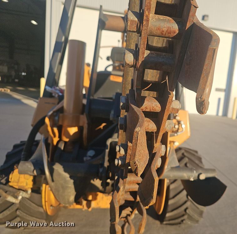 image for item NI9314 2004 Case 560 trencher