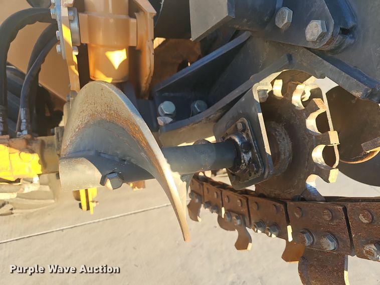 image for item NI9314 2004 Case 560 trencher