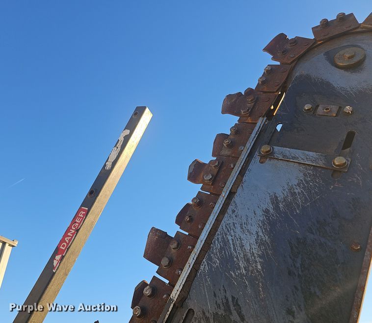 image for item NI9314 2004 Case 560 trencher