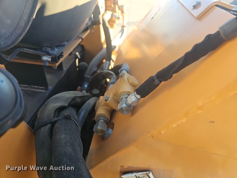 image for item NI9314 2004 Case 560 trencher