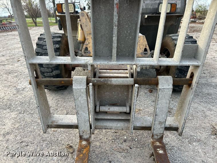 image for item NJ9579 1996 Gehl 553 telehandler