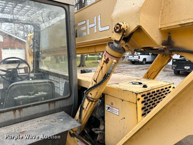 image for item NJ9579 1996 Gehl 553 telehandler