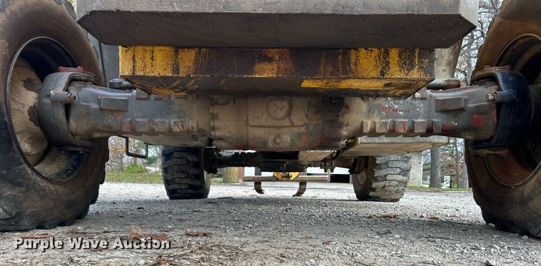 image for item NJ9579 1996 Gehl 553 telehandler