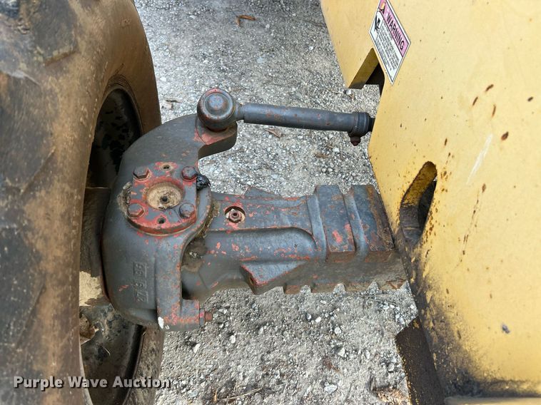 image for item NJ9579 1996 Gehl 553 telehandler